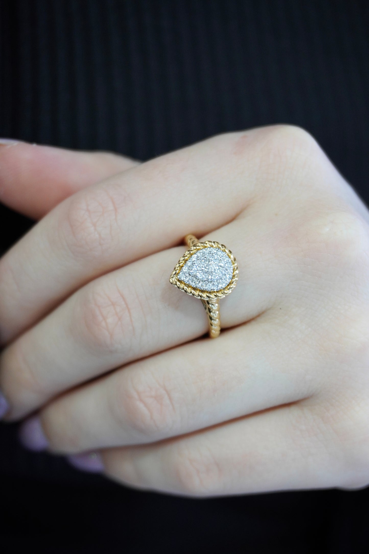 Daisy Ring with diamonds